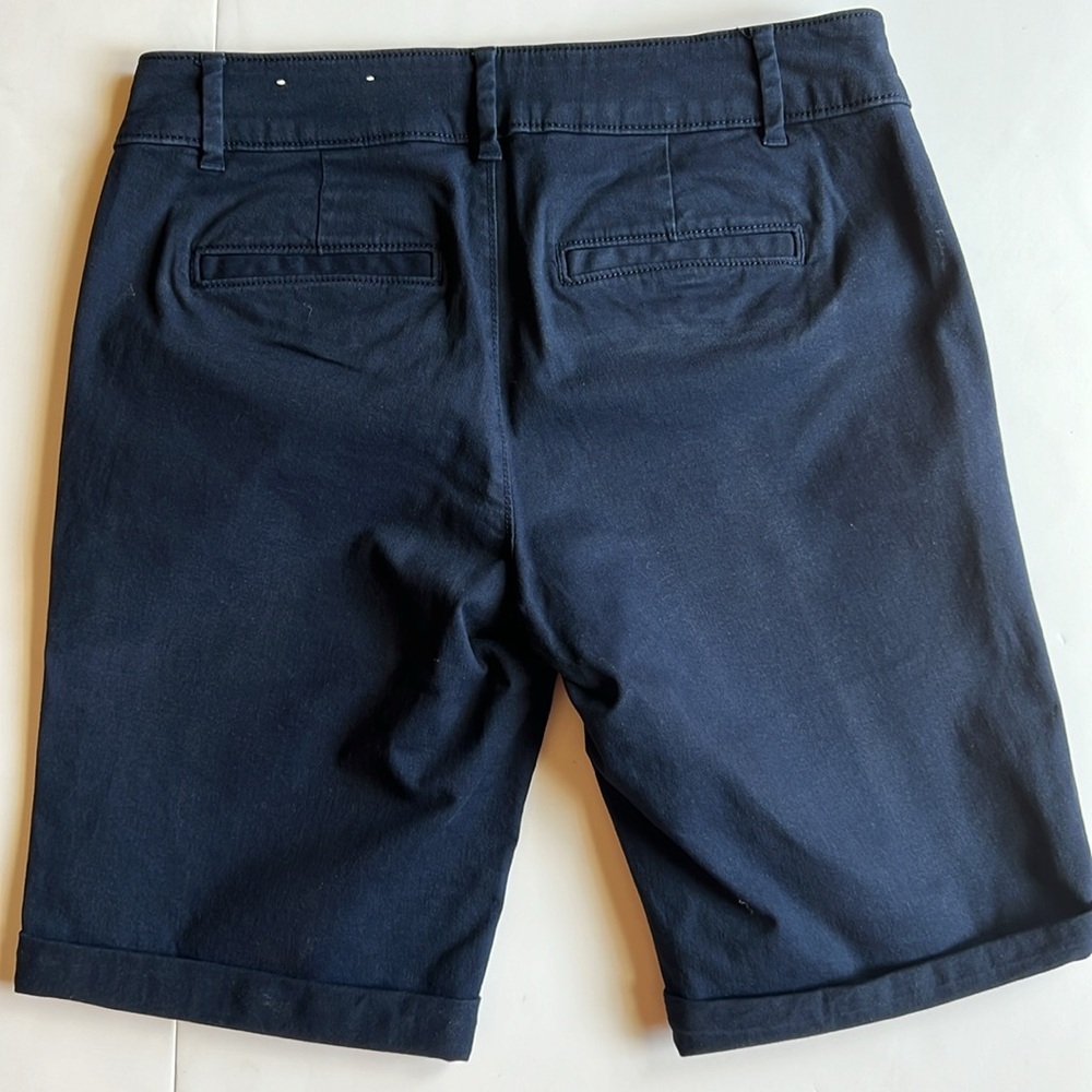 Loft Outlet navy blue burmuda roll shorts, size 4 - Picture 5 of 5